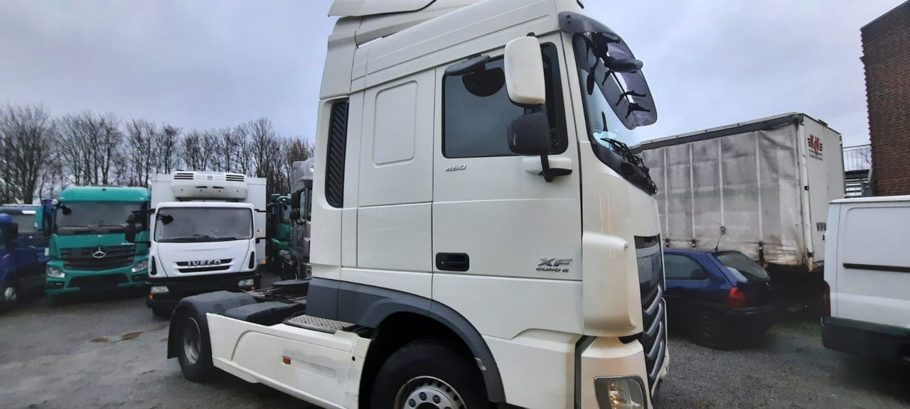 DAF XF106- 460 Space Cap Vollaustt.Top Top Zus - Tegljač: slika DAF XF106- 460 Space Cap Vollaustt.Top Top Zus - Tegljač DAF XF106- 460 Space Cap Vollaustt.Top Top Zus - Tegljač: slika DAF XF106- 460 Space Cap Vollaustt.Top Top Zus - Tegljač