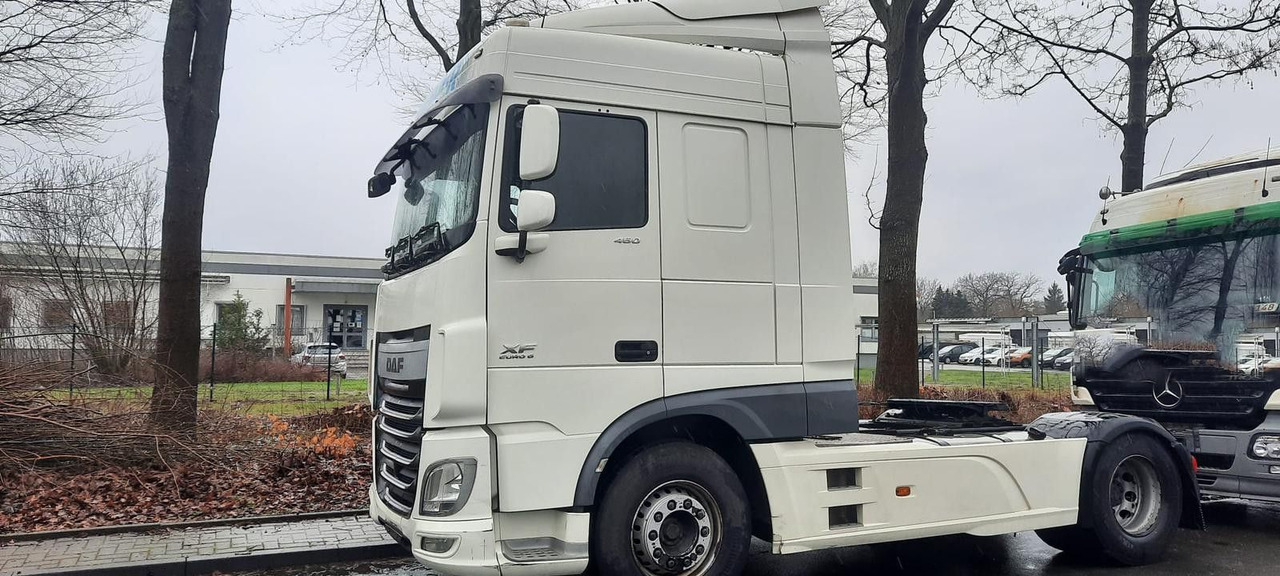 DAF XF106-460FT SZM Spoiler - Tegljač: slika DAF XF106-460FT SZM Spoiler - Tegljač DAF XF106-460FT SZM Spoiler - Tegljač: slika DAF XF106-460FT SZM Spoiler - Tegljač