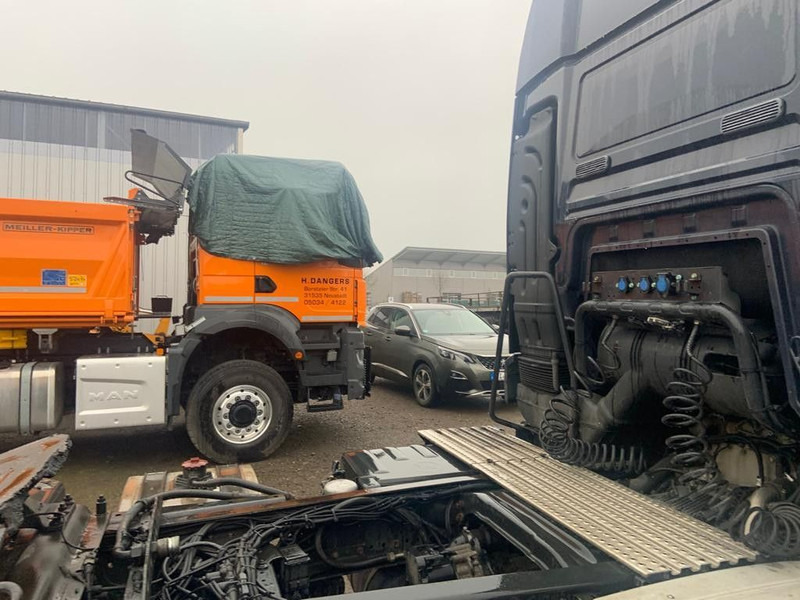 MAN TG-S 18.400PS 4x2 BLS - Tegljač: slika MAN TG-S 18.400PS 4x2 BLS - Tegljač MAN TG-S 18.400PS 4x2 BLS - Tegljač: slika MAN TG-S 18.400PS 4x2 BLS - Tegljač