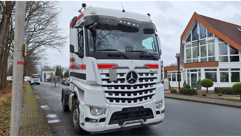Mercedes-Benz 1845 Arocs 4x4 HD 1-Hand - Tegljač: slika Mercedes-Benz 1845 Arocs 4x4 HD 1-Hand - Tegljač Mercedes-Benz 1845 Arocs 4x4 HD 1-Hand - Tegljač: slika Mercedes-Benz 1845 Arocs 4x4 HD 1-Hand - Tegljač