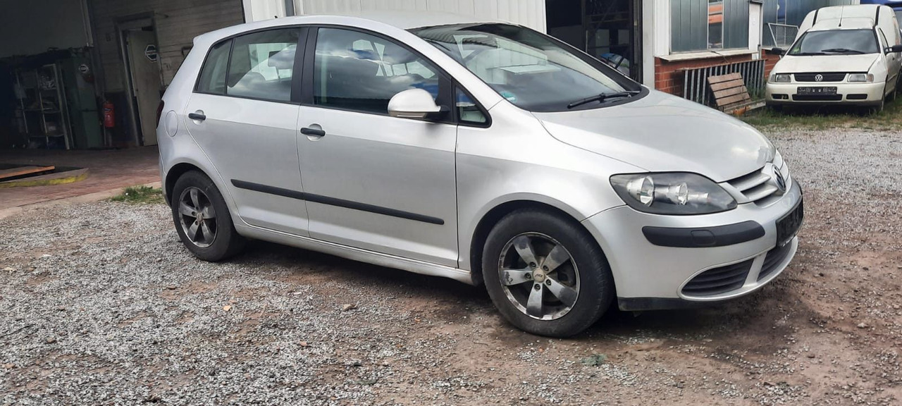 Volkswagen Golf Plus 1.9 TDI DSG DPF Comfortline - Limuzina: slika Volkswagen Golf Plus 1.9 TDI DSG DPF Comfortline - Limuzina Volkswagen Golf Plus 1.9 TDI DSG DPF Comfortline - Limuzina: slika Volkswagen Golf Plus 1.9 TDI DSG DPF Comfortline - Limuzina