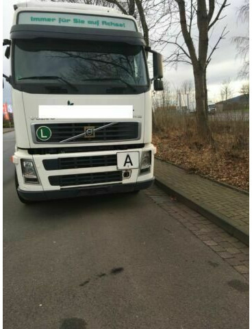 Volvo FH12-420 G.Haus 2xBett Klima Schaltgetriebe Reta - Kamion s kukastom dizalicom: slika Volvo FH12-420 G.Haus 2xBett Klima Schaltgetriebe Reta - Kamion s kukastom dizalicom Volvo FH12-420 G.Haus 2xBett Klima Schaltgetriebe Reta - Kamion s kukastom dizalicom: slika Volvo FH12-420 G.Haus 2xBett Klima Schaltgetriebe Reta - Kamion s kukastom dizalicom