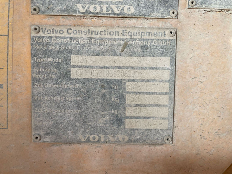Volvo L30G - Utovarivač na kotačima: slika Volvo L30G - Utovarivač na kotačima Volvo L30G - Utovarivač na kotačima: slika Volvo L30G - Utovarivač na kotačima