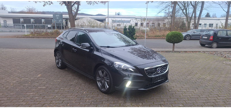 Volvo V40 Cross Country You! - Automobil: slika Volvo V40 Cross Country You! - Automobil Volvo V40 Cross Country You! - Automobil: slika Volvo V40 Cross Country You! - Automobil