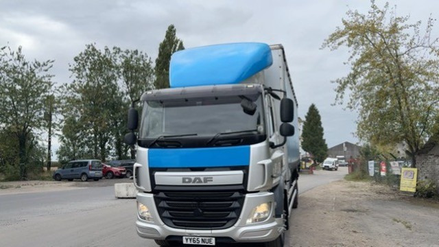 2015 DAF CF 330 Curtainside Truck - Kamion s ceradom: slika 2015 DAF CF 330 Curtainside Truck - Kamion s ceradom 2015 DAF CF 330 Curtainside Truck - Kamion s ceradom: slika 2015 DAF CF 330 Curtainside Truck - Kamion s ceradom