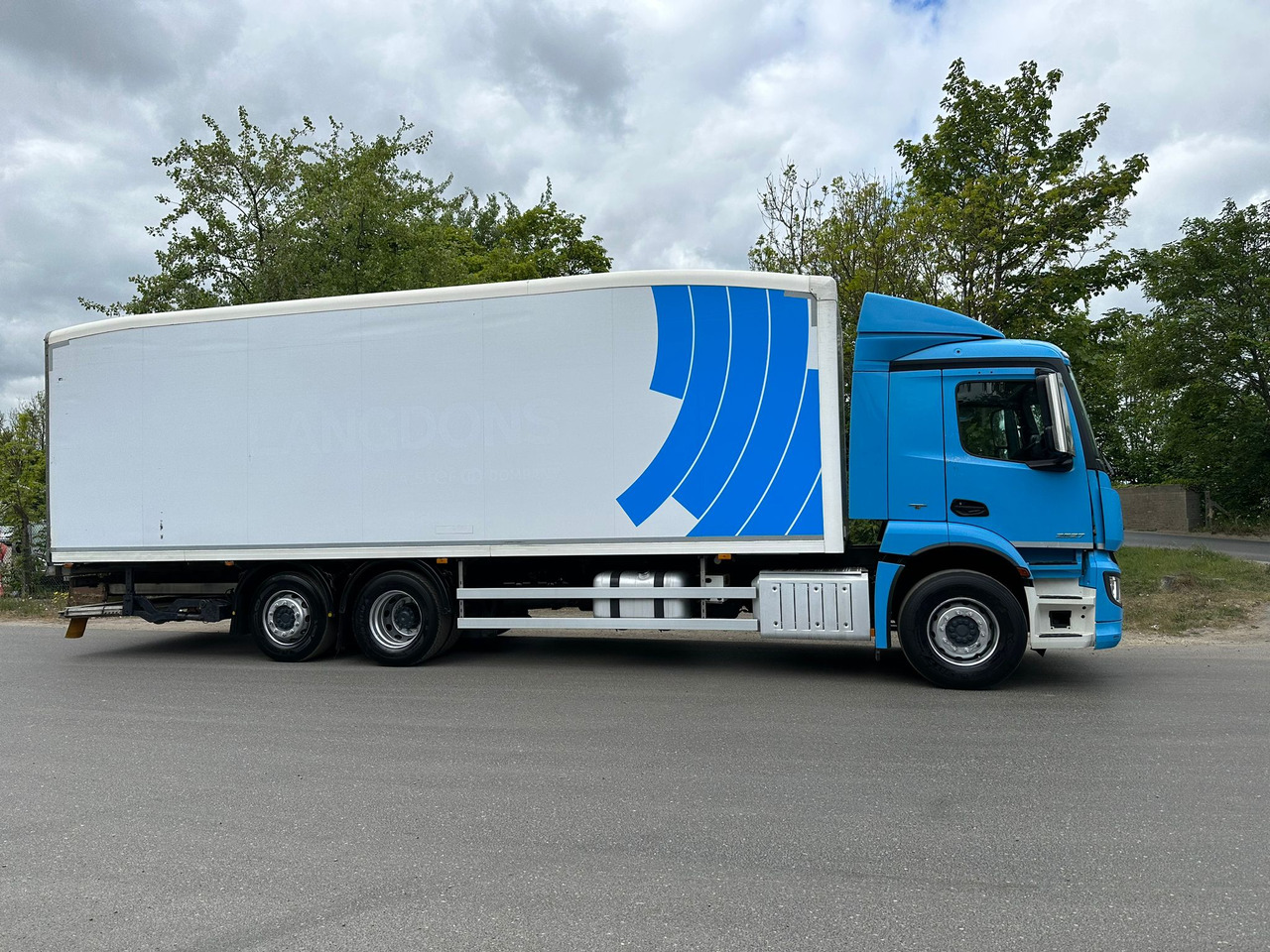2017 Mercedes Antos 2527 Refrigerated Truck - Kamion hladnjača: slika 2017 Mercedes Antos 2527 Refrigerated Truck - Kamion hladnjača 2017 Mercedes Antos 2527 Refrigerated Truck - Kamion hladnjača: slika 2017 Mercedes Antos 2527 Refrigerated Truck - Kamion hladnjača