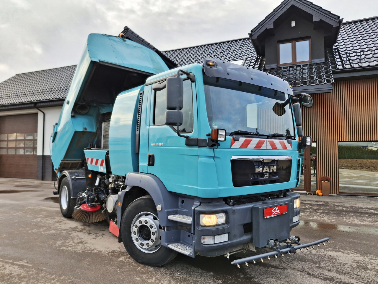 MAN 18.290 Zamiatarka Kehrmaschine BUCHER PM10 L/R Karcher - Cestovna čistilica: slika MAN 18.290 Zamiatarka Kehrmaschine BUCHER PM10 L/R Karcher - Cestovna čistilica MAN 18.290 Zamiatarka Kehrmaschine BUCHER PM10 L/R Karcher - Cestovna čistilica: slika MAN 18.290 Zamiatarka Kehrmaschine BUCHER PM10 L/R Karcher - Cestovna čistilica