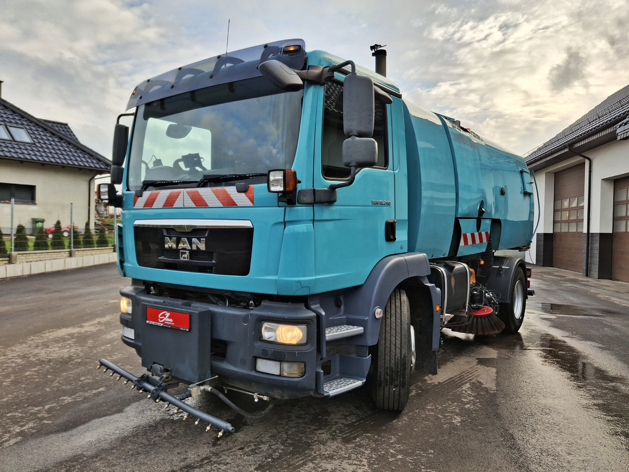 MAN 18.290 Zamiatarka Kehrmaschine BUCHER PM10 L/R Karcher - Cestovna čistilica: slika MAN 18.290 Zamiatarka Kehrmaschine BUCHER PM10 L/R Karcher - Cestovna čistilica MAN 18.290 Zamiatarka Kehrmaschine BUCHER PM10 L/R Karcher - Cestovna čistilica: slika MAN 18.290 Zamiatarka Kehrmaschine BUCHER PM10 L/R Karcher - Cestovna čistilica