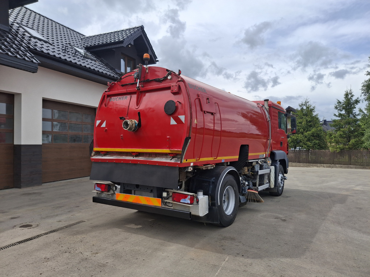 MAN TGS 18.320 Zamiatarka Kehrmaschine BUCHER 2 Motoren Karcher Szczotki L/R - Cestovna čistilica: slika MAN TGS 18.320 Zamiatarka Kehrmaschine BUCHER 2 Motoren Karcher Szczotki L/R - Cestovna čistilica MAN TGS 18.320 Zamiatarka Kehrmaschine BUCHER 2 Motoren Karcher Szczotki L/R - Cestovna čistilica: slika MAN TGS 18.320 Zamiatarka Kehrmaschine BUCHER 2 Motoren Karcher Szczotki L/R - Cestovna čistilica