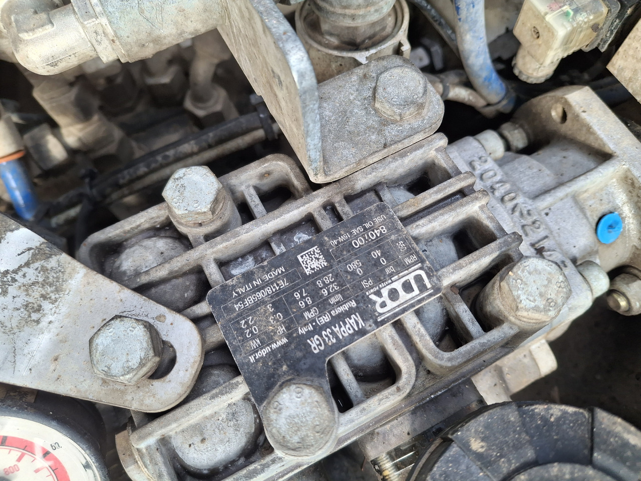 Cestovna čistilica RENAULT C280 SEMAT ZOELLER Zamiatarka Kehrmaschine Euro 6 PM Karcher L/R 2 Motoren 2018r Hochdruckreinigung: slika Cestovna čistilica RENAULT C280 SEMAT ZOELLER Zamiatarka Kehrmaschine Euro 6 PM Karcher L/R 2 Motoren 2018r Hochdruckreinigung