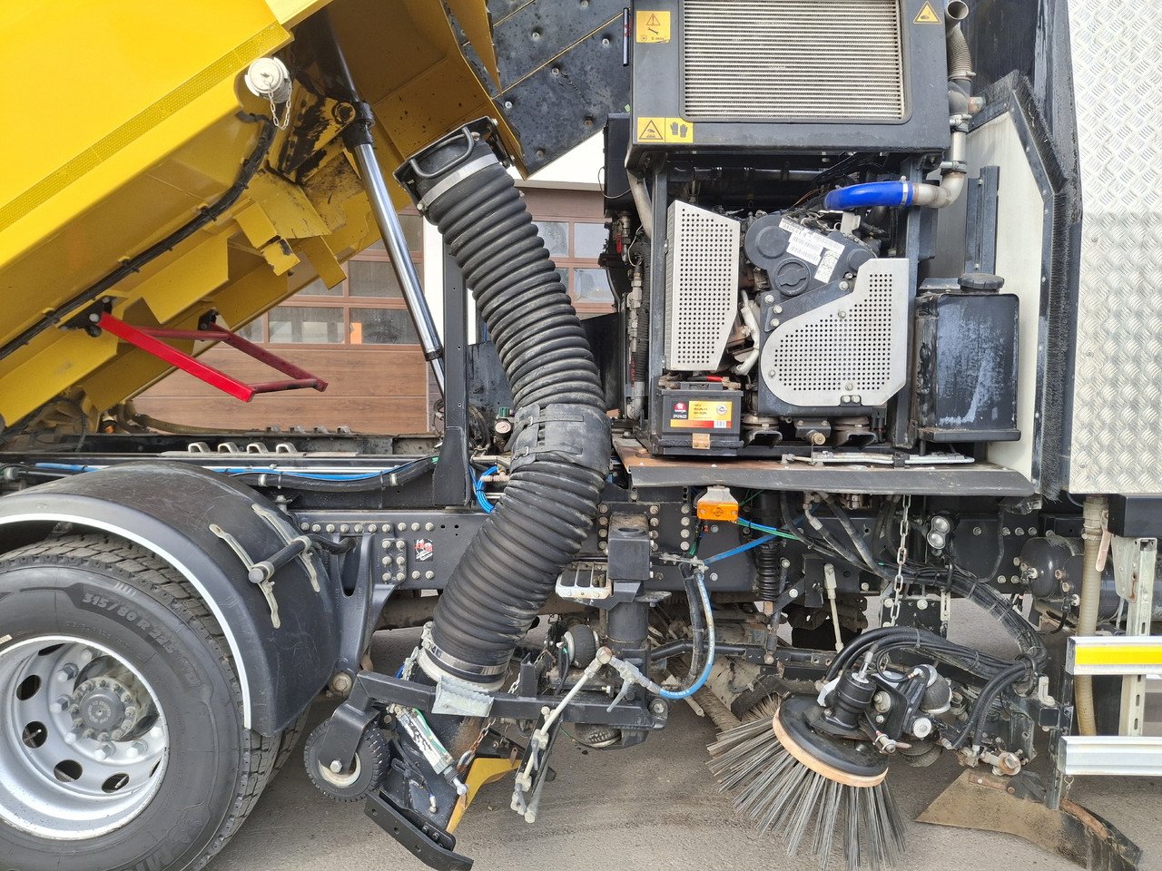 Cestovna čistilica RENAULT C280 SEMAT ZOELLER Zamiatarka Kehrmaschine Euro 6 PM Karcher L/R 2 Motoren 2018r Hochdruckreinigung: slika Cestovna čistilica RENAULT C280 SEMAT ZOELLER Zamiatarka Kehrmaschine Euro 6 PM Karcher L/R 2 Motoren 2018r Hochdruckreinigung