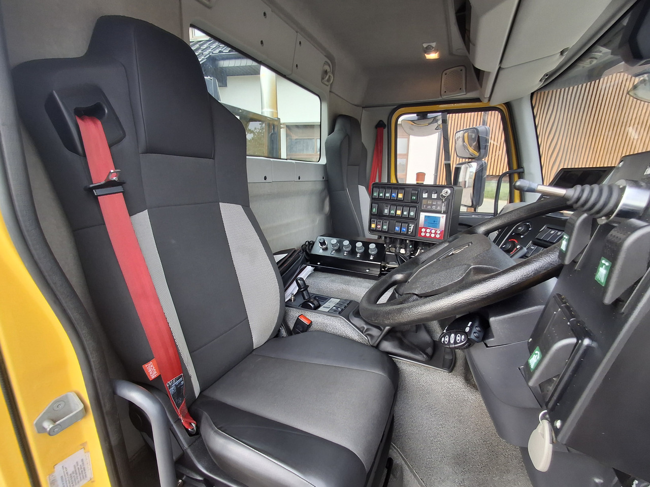 Cestovna čistilica RENAULT C280 SEMAT ZOELLER Zamiatarka Kehrmaschine Euro 6 PM Karcher L/R 2 Motoren 2018r Hochdruckreinigung: slika Cestovna čistilica RENAULT C280 SEMAT ZOELLER Zamiatarka Kehrmaschine Euro 6 PM Karcher L/R 2 Motoren 2018r Hochdruckreinigung