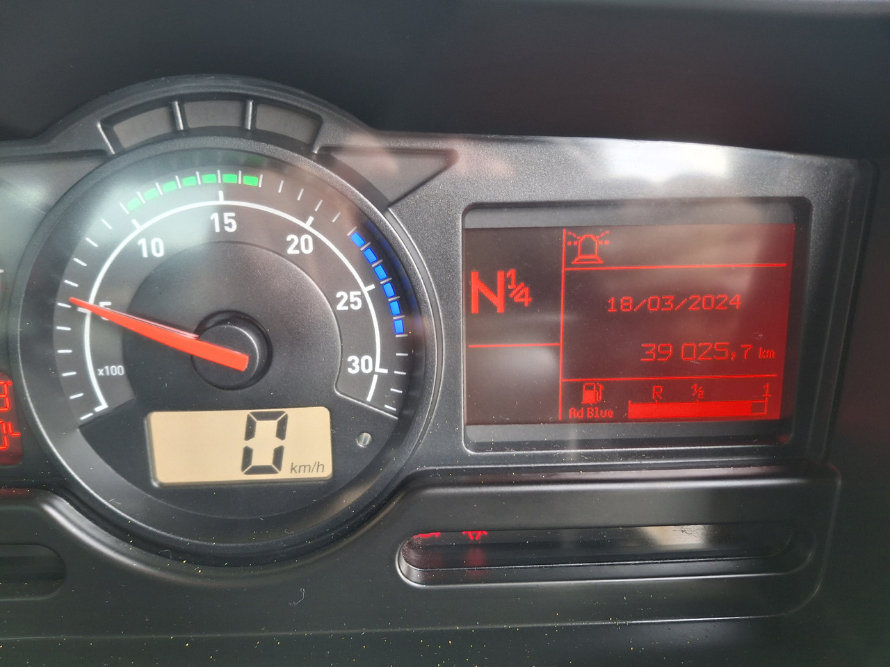 Cestovna čistilica RENAULT C280 SEMAT ZOELLER Zamiatarka Kehrmaschine Euro 6 PM Karcher L/R 2 Motoren 2018r Hochdruckreinigung: slika Cestovna čistilica RENAULT C280 SEMAT ZOELLER Zamiatarka Kehrmaschine Euro 6 PM Karcher L/R 2 Motoren 2018r Hochdruckreinigung