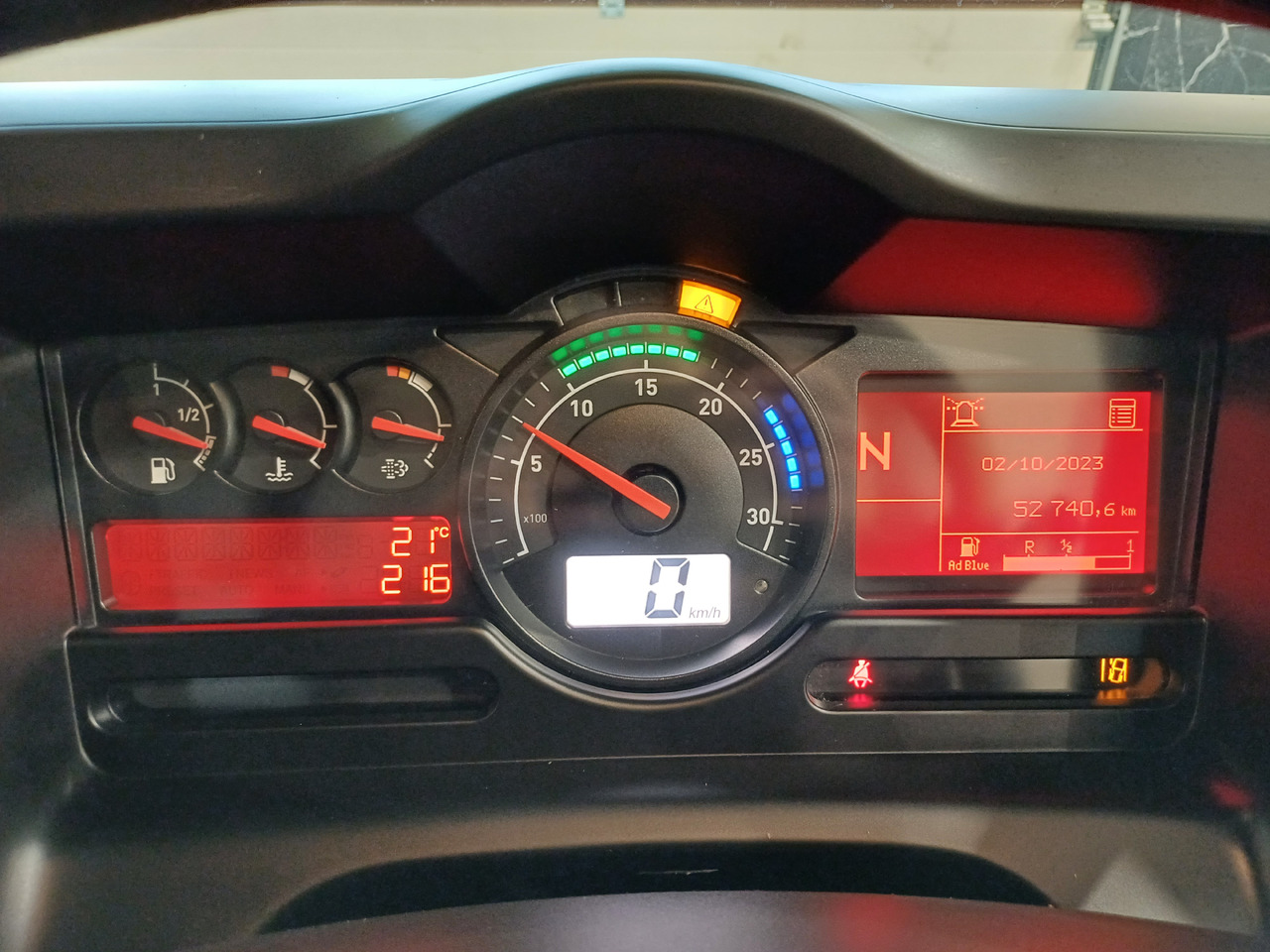 Cestovna čistilica RENAULT D12 Zamiatarka Kehrmaschine 2 Motoren SEMAT Zoeller Szczotki L/R Euro 6 PM10 2017r: slika Cestovna čistilica RENAULT D12 Zamiatarka Kehrmaschine 2 Motoren SEMAT Zoeller Szczotki L/R Euro 6 PM10 2017r