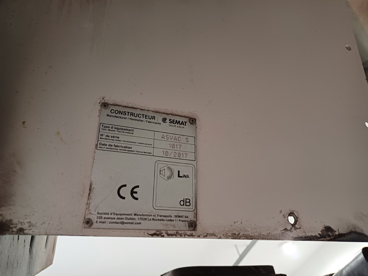Cestovna čistilica RENAULT D12 Zamiatarka Kehrmaschine 2 Motoren SEMAT Zoeller Szczotki L/R Euro 6 PM10 2017r: slika Cestovna čistilica RENAULT D12 Zamiatarka Kehrmaschine 2 Motoren SEMAT Zoeller Szczotki L/R Euro 6 PM10 2017r