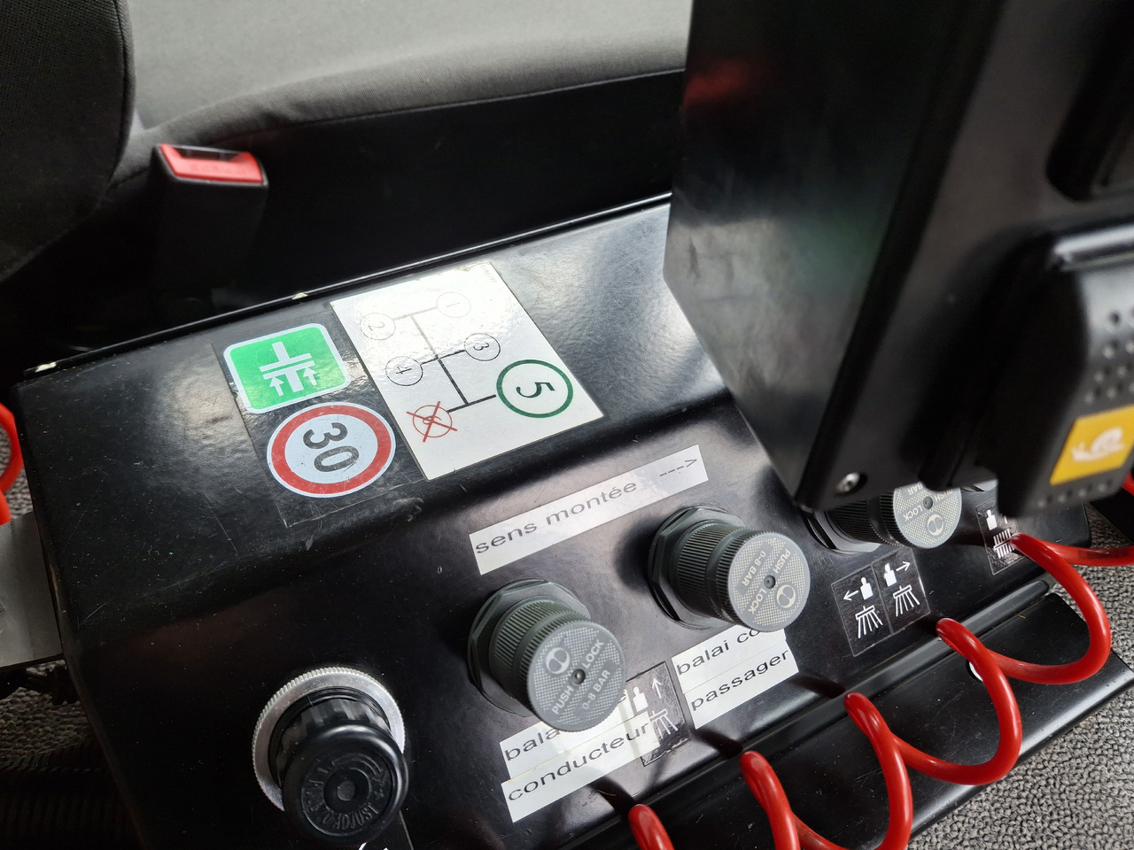 Zakup RENAULT D16 Zamiatarka Kehrmaschine SEMAT Zoeller FAUN Karcher Szczotki L/R Hydrostat Euro 6 PM10 Rura Do Liści RENAULT D16 Zamiatarka Kehrmaschine SEMAT Zoeller FAUN Karcher Szczotki L/R Hydrostat Euro 6 PM10 Rura Do Liści: slika Zakup RENAULT D16 Zamiatarka Kehrmaschine SEMAT Zoeller FAUN Karcher Szczotki L/R Hydrostat Euro 6 PM10 Rura Do Liści RENAULT D16 Zamiatarka Kehrmaschine SEMAT Zoeller FAUN Karcher Szczotki L/R Hydrostat Euro 6 PM10 Rura Do Liści