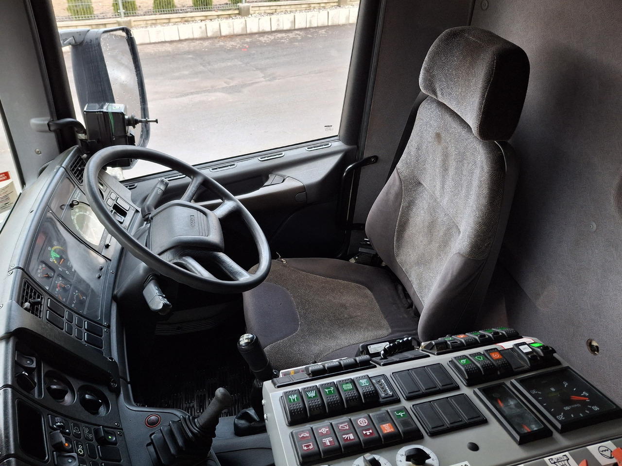 Zakup SCANIA 94G Zamiatarka Kehrmaschine BUCHER L/R Frontbürste 2 Motoren Odchwaszczarka Przednia Szczotka SCANIA 94G Zamiatarka Kehrmaschine BUCHER L/R Frontbürste 2 Motoren Odchwaszczarka Przednia Szczotka: slika Zakup SCANIA 94G Zamiatarka Kehrmaschine BUCHER L/R Frontbürste 2 Motoren Odchwaszczarka Przednia Szczotka SCANIA 94G Zamiatarka Kehrmaschine BUCHER L/R Frontbürste 2 Motoren Odchwaszczarka Przednia Szczotka