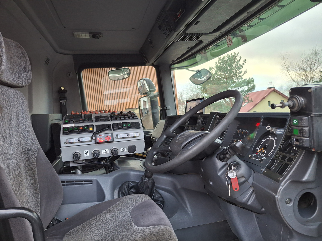 Zakup SCANIA 94G Zamiatarka Kehrmaschine BUCHER L/R Frontbürste 2 Motoren Odchwaszczarka Przednia Szczotka SCANIA 94G Zamiatarka Kehrmaschine BUCHER L/R Frontbürste 2 Motoren Odchwaszczarka Przednia Szczotka: slika Zakup SCANIA 94G Zamiatarka Kehrmaschine BUCHER L/R Frontbürste 2 Motoren Odchwaszczarka Przednia Szczotka SCANIA 94G Zamiatarka Kehrmaschine BUCHER L/R Frontbürste 2 Motoren Odchwaszczarka Przednia Szczotka