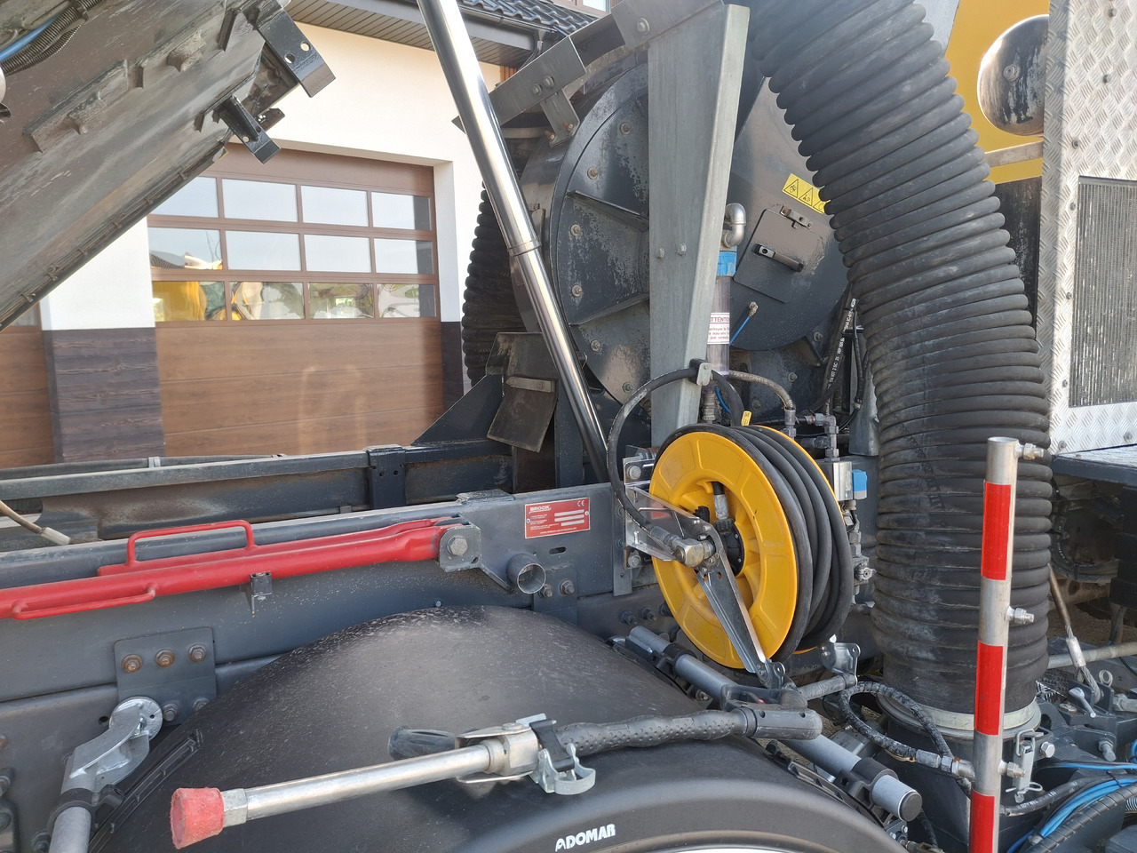 Cestovna čistilica VOLVO FMX 420 Zamiatarka Kehrmaschine Euro 6 PM2.5 BROCK VS 7 TECH Karcher L/R 2145 Mth 2021r: slika Cestovna čistilica VOLVO FMX 420 Zamiatarka Kehrmaschine Euro 6 PM2.5 BROCK VS 7 TECH Karcher L/R 2145 Mth 2021r