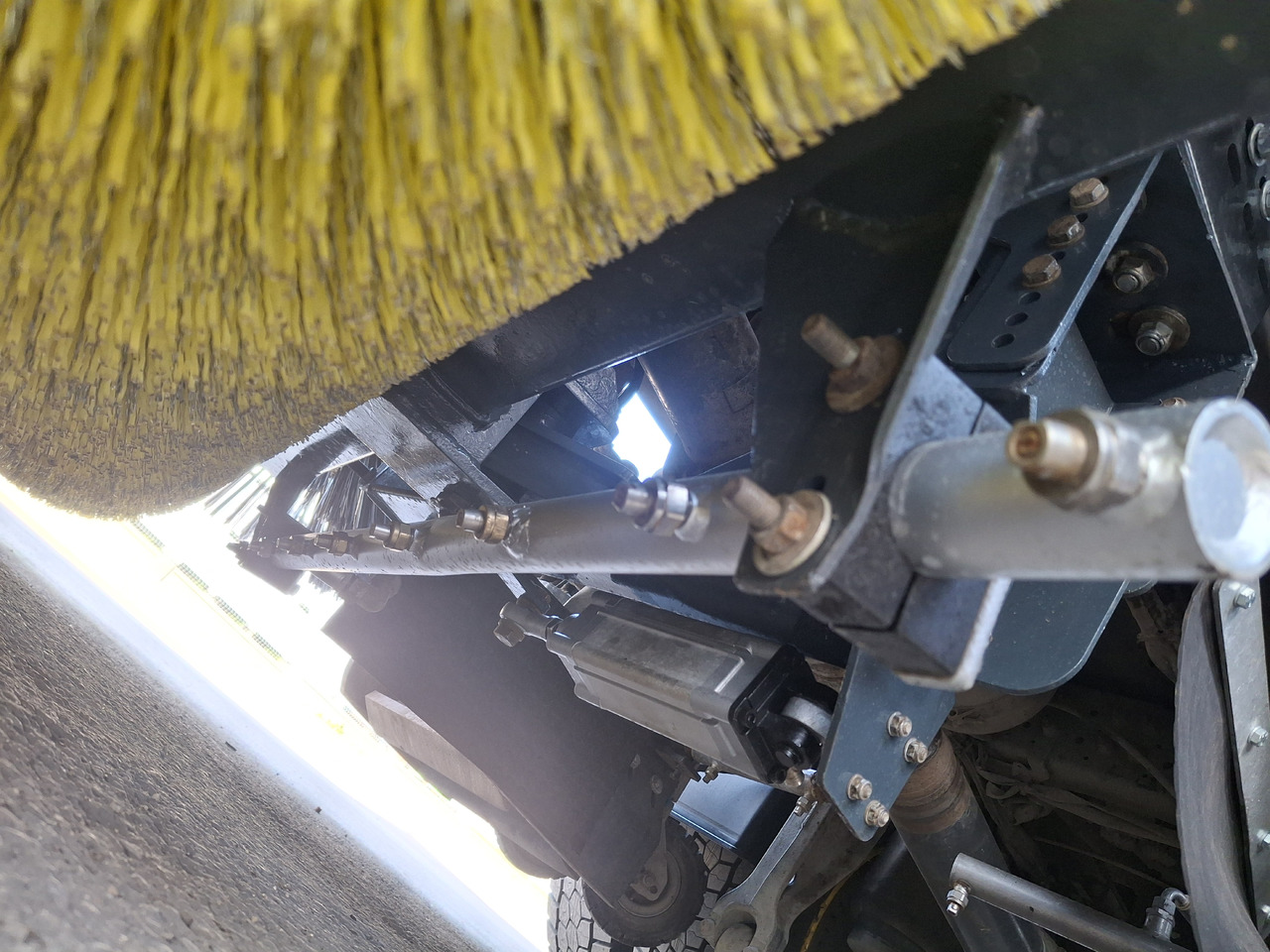 Cestovna čistilica VOLVO FMX 420 Zamiatarka Kehrmaschine Euro 6 PM2.5 BROCK VS 7 TECH Karcher L/R 2145 Mth 2021r: slika Cestovna čistilica VOLVO FMX 420 Zamiatarka Kehrmaschine Euro 6 PM2.5 BROCK VS 7 TECH Karcher L/R 2145 Mth 2021r