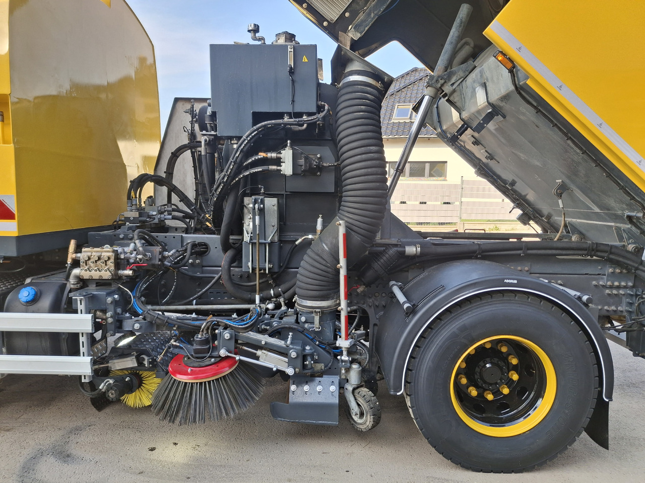 Cestovna čistilica VOLVO FMX 420 Zamiatarka Kehrmaschine Euro 6 PM2.5 BROCK VS 7 TECH Karcher L/R 2145 Mth 2021r: slika Cestovna čistilica VOLVO FMX 420 Zamiatarka Kehrmaschine Euro 6 PM2.5 BROCK VS 7 TECH Karcher L/R 2145 Mth 2021r