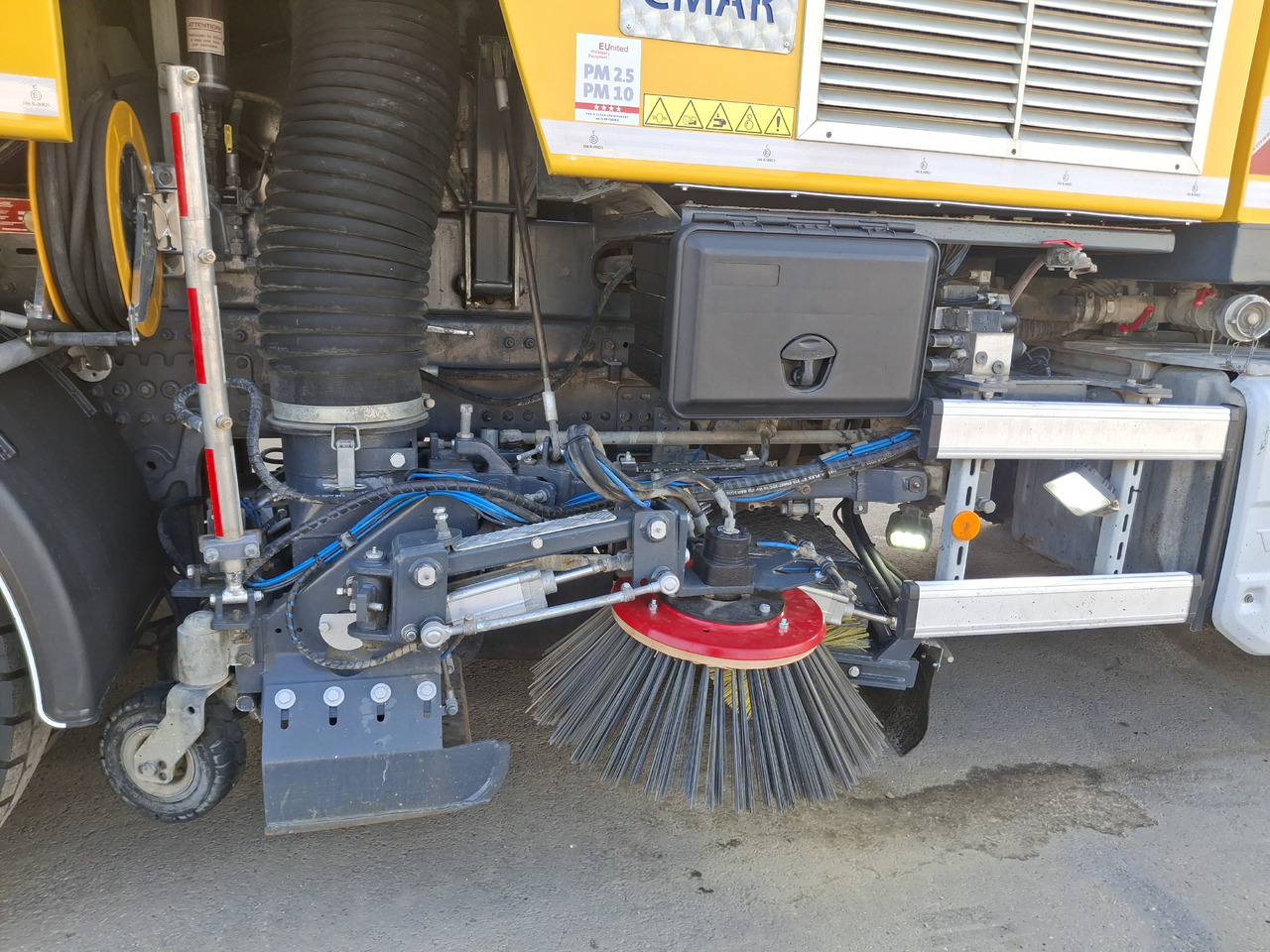 Cestovna čistilica VOLVO FMX 420 Zamiatarka Kehrmaschine Euro 6 PM2.5 BROCK VS 7 TECH Karcher L/R 2145 Mth 2021r: slika Cestovna čistilica VOLVO FMX 420 Zamiatarka Kehrmaschine Euro 6 PM2.5 BROCK VS 7 TECH Karcher L/R 2145 Mth 2021r