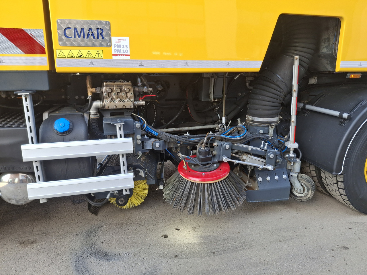 Cestovna čistilica VOLVO FMX 420 Zamiatarka Kehrmaschine Euro 6 PM2.5 BROCK VS 7 TECH Karcher L/R 2145 Mth 2021r: slika Cestovna čistilica VOLVO FMX 420 Zamiatarka Kehrmaschine Euro 6 PM2.5 BROCK VS 7 TECH Karcher L/R 2145 Mth 2021r