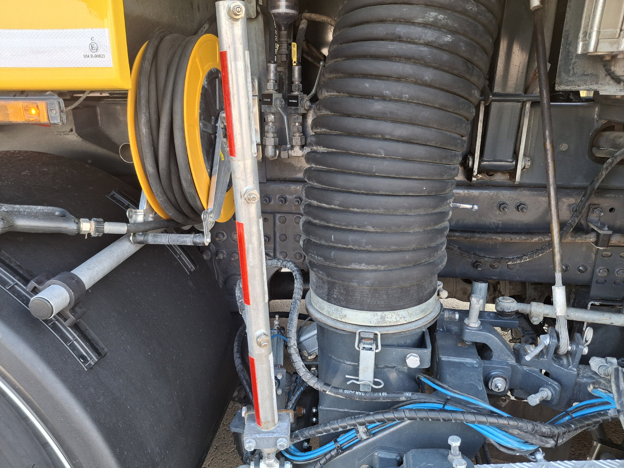 Cestovna čistilica VOLVO FMX 420 Zamiatarka Kehrmaschine Euro 6 PM2.5 BROCK VS 7 TECH Karcher L/R 2145 Mth 2021r: slika Cestovna čistilica VOLVO FMX 420 Zamiatarka Kehrmaschine Euro 6 PM2.5 BROCK VS 7 TECH Karcher L/R 2145 Mth 2021r