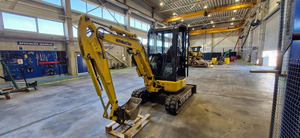 Komatsu PC 26 MR - Mini bager: slika Komatsu PC 26 MR - Mini bager Komatsu PC 26 MR - Mini bager: slika Komatsu PC 26 MR - Mini bager