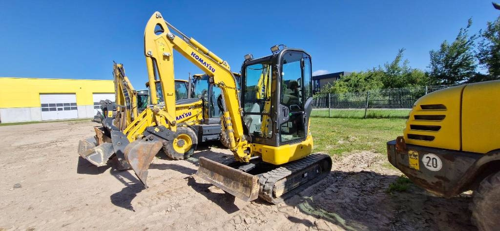 Komatsu PC 26 MR - Mini bager: slika Komatsu PC 26 MR - Mini bager Komatsu PC 26 MR - Mini bager: slika Komatsu PC 26 MR - Mini bager