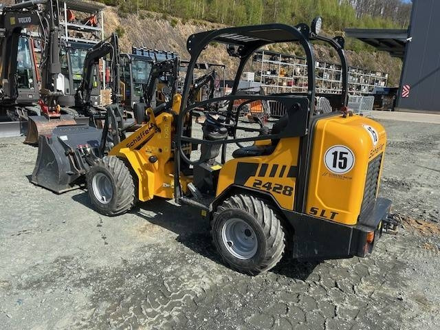 Schäffer 2428 SLT - Utovarivač na kotačima: slika Schäffer 2428 SLT - Utovarivač na kotačima Schäffer 2428 SLT - Utovarivač na kotačima: slika Schäffer 2428 SLT - Utovarivač na kotačima