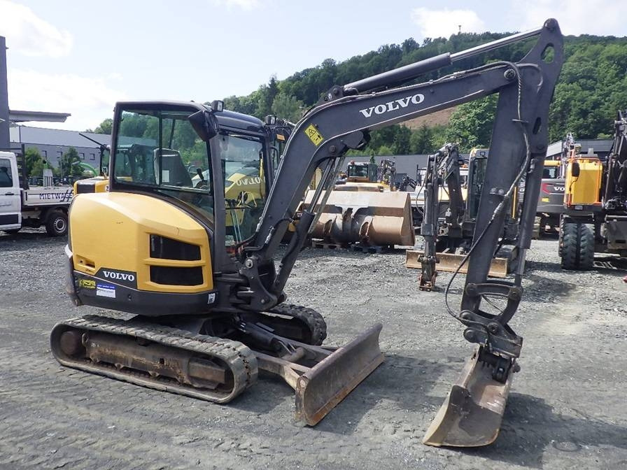 Volvo EC 35 D - Mini bager: slika Volvo EC 35 D - Mini bager Volvo EC 35 D - Mini bager: slika Volvo EC 35 D - Mini bager