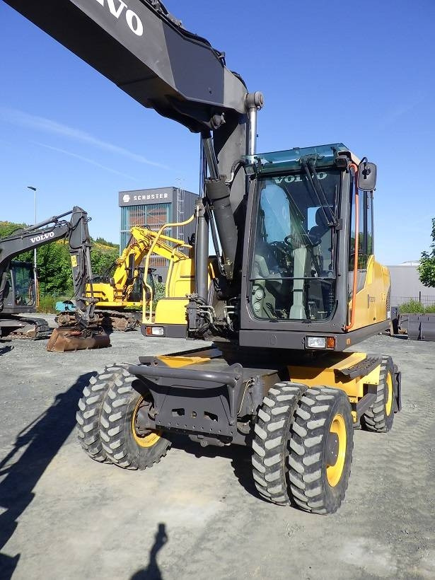 Volvo EW 180 C - Bager na kotačima: slika Volvo EW 180 C - Bager na kotačima Volvo EW 180 C - Bager na kotačima: slika Volvo EW 180 C - Bager na kotačima
