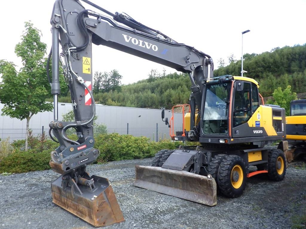 Volvo EW 220 E - Bager na kotačima: slika Volvo EW 220 E - Bager na kotačima Volvo EW 220 E - Bager na kotačima: slika Volvo EW 220 E - Bager na kotačima