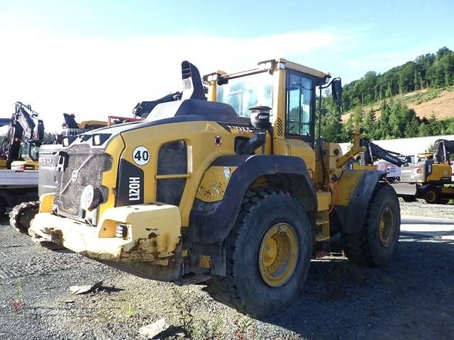 Volvo L 120 H - Utovarivač na kotačima: slika Volvo L 120 H - Utovarivač na kotačima Volvo L 120 H - Utovarivač na kotačima: slika Volvo L 120 H - Utovarivač na kotačima