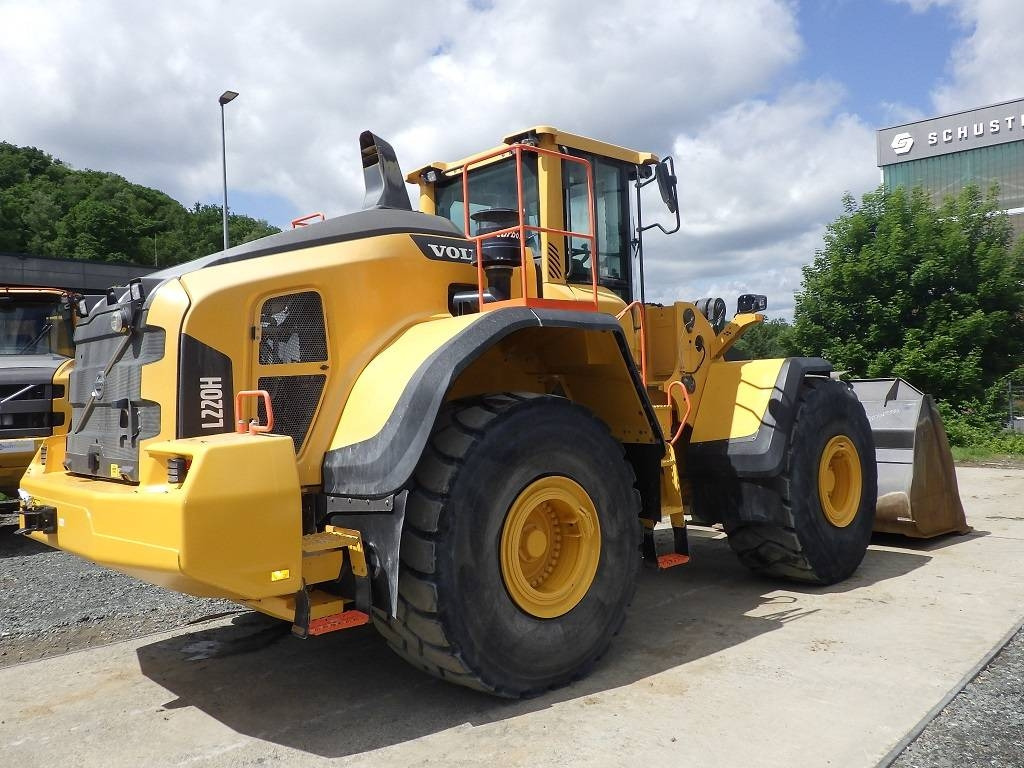 Volvo L 220 H - Utovarivač na kotačima: slika Volvo L 220 H - Utovarivač na kotačima Volvo L 220 H - Utovarivač na kotačima: slika Volvo L 220 H - Utovarivač na kotačima