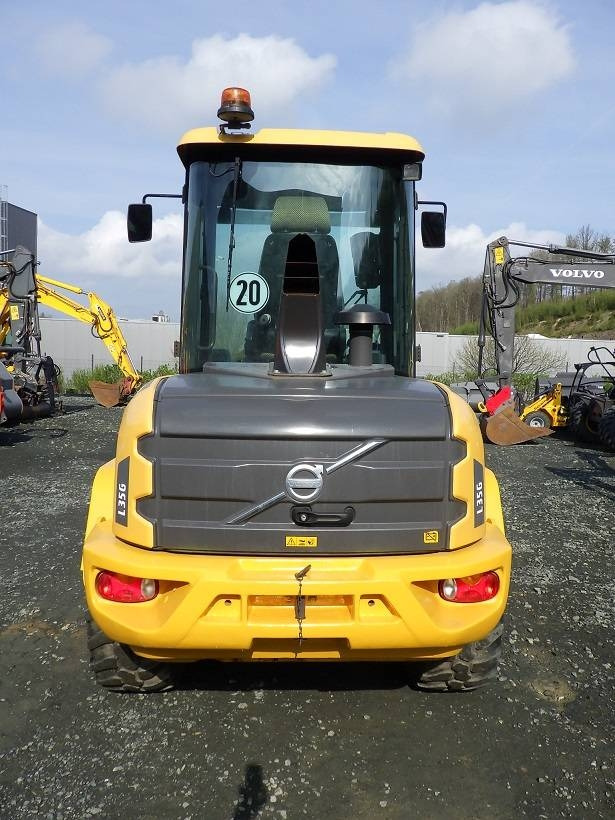 Volvo L 35 G - Utovarivač na kotačima: slika Volvo L 35 G - Utovarivač na kotačima Volvo L 35 G - Utovarivač na kotačima: slika Volvo L 35 G - Utovarivač na kotačima