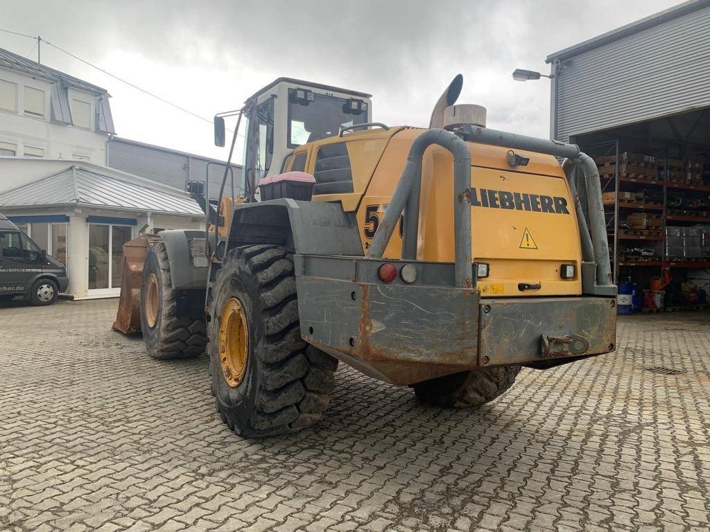 Liebherr L 576 - Utovarivač na kotačima: slika Liebherr L 576 - Utovarivač na kotačima Liebherr L 576 - Utovarivač na kotačima: slika Liebherr L 576 - Utovarivač na kotačima