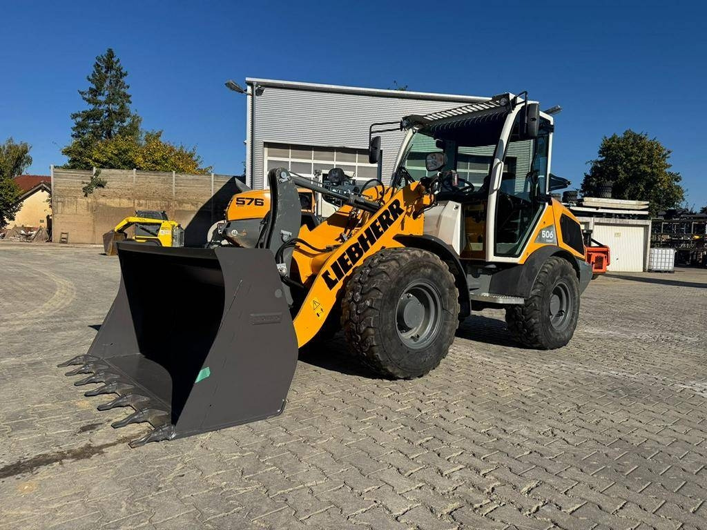 Liebherr L506 Compact G8.0-D - Utovarivač na kotačima: slika Liebherr L506 Compact G8.0-D - Utovarivač na kotačima Liebherr L506 Compact G8.0-D - Utovarivač na kotačima: slika Liebherr L506 Compact G8.0-D - Utovarivač na kotačima
