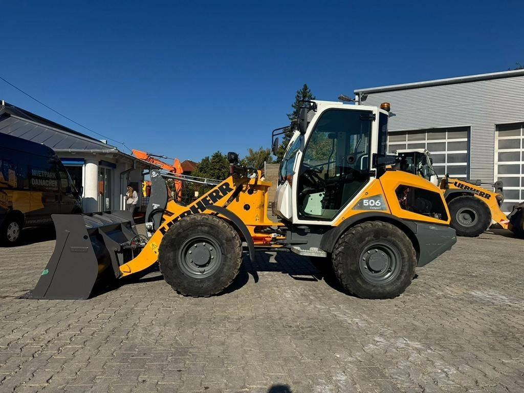 Liebherr L506 Compact G8.0-D - Utovarivač na kotačima: slika Liebherr L506 Compact G8.0-D - Utovarivač na kotačima Liebherr L506 Compact G8.0-D - Utovarivač na kotačima: slika Liebherr L506 Compact G8.0-D - Utovarivač na kotačima