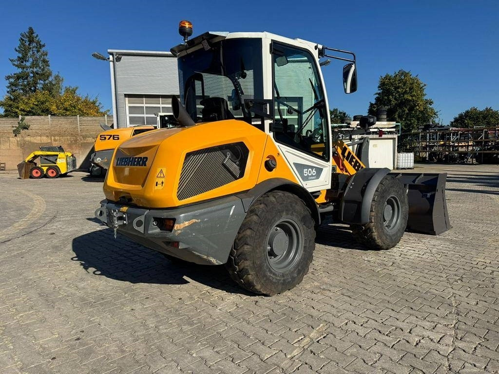 Liebherr L506 Compact G8.0-D - Utovarivač na kotačima: slika Liebherr L506 Compact G8.0-D - Utovarivač na kotačima Liebherr L506 Compact G8.0-D - Utovarivač na kotačima: slika Liebherr L506 Compact G8.0-D - Utovarivač na kotačima