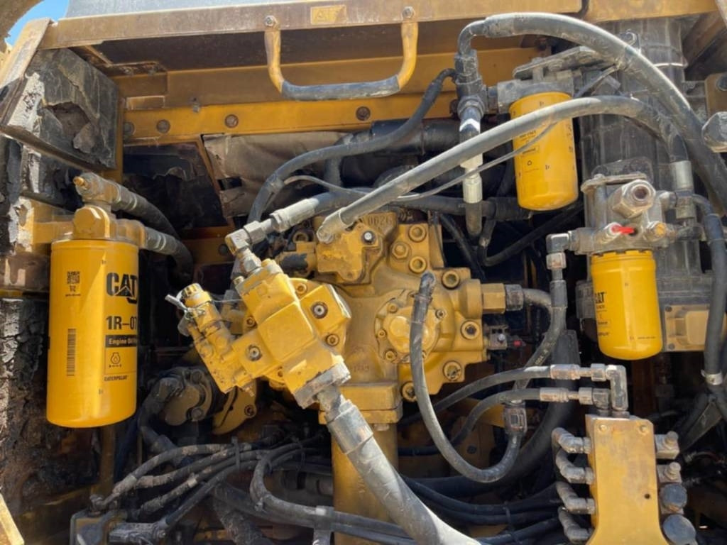 Bager gusjeničar CAT 330 D LN: slika Bager gusjeničar CAT 330 D LN Bager gusjeničar CAT 330 D LN: slika Bager gusjeničar CAT 330 D LN