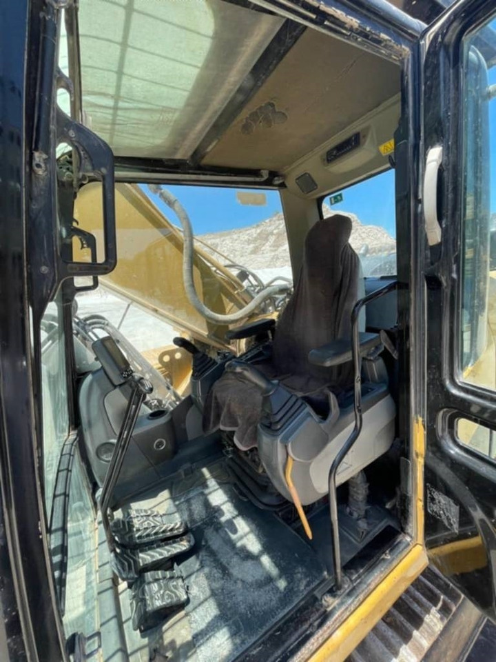 Bager gusjeničar CAT 330 D LN: slika Bager gusjeničar CAT 330 D LN Bager gusjeničar CAT 330 D LN: slika Bager gusjeničar CAT 330 D LN