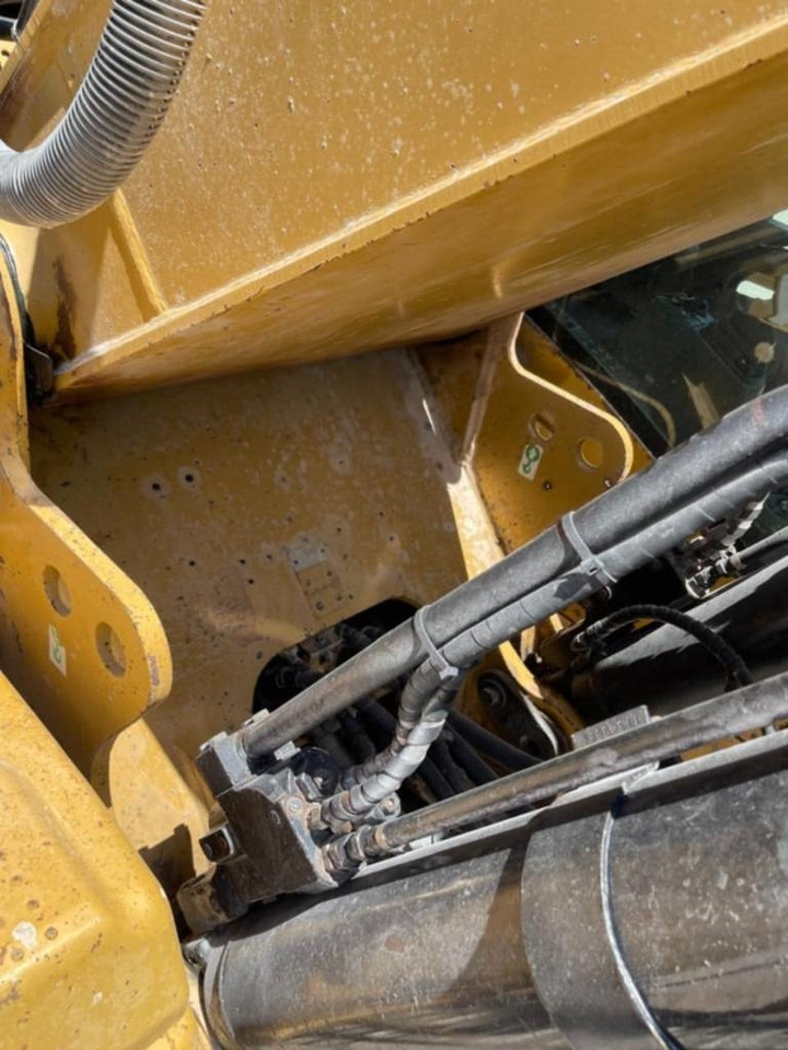 Bager gusjeničar CAT 330 D LN: slika Bager gusjeničar CAT 330 D LN Bager gusjeničar CAT 330 D LN: slika Bager gusjeničar CAT 330 D LN