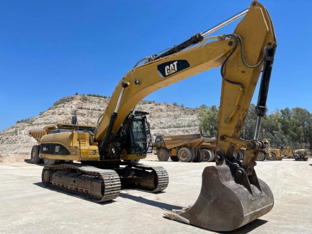 Bager gusjeničar CAT 330 D LN: slika Bager gusjeničar CAT 330 D LN Bager gusjeničar CAT 330 D LN: slika Bager gusjeničar CAT 330 D LN