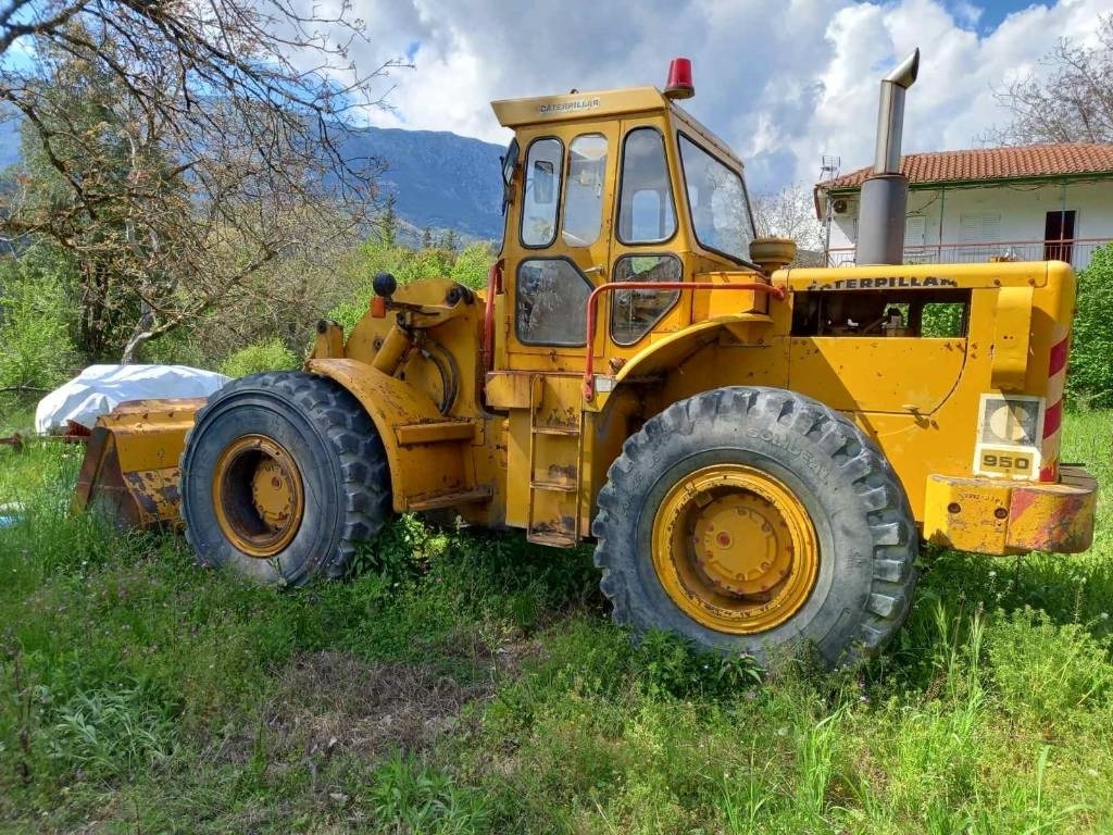 CAT 950 C - Utovarivač na kotačima: slika CAT 950 C - Utovarivač na kotačima CAT 950 C - Utovarivač na kotačima: slika CAT 950 C - Utovarivač na kotačima