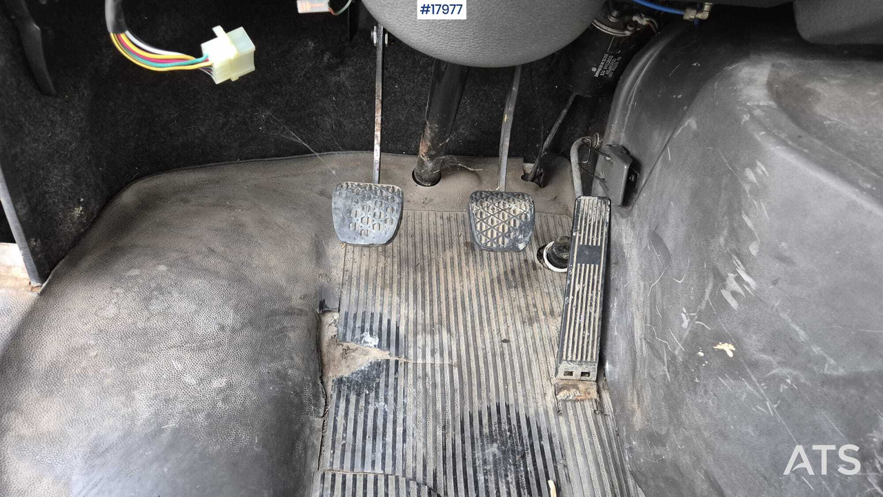 Podizna platforma montirana na kamion BRONTO SKYLIFT basket lift on Mercedes-Benz 308D chassis (1992): slika Podizna platforma montirana na kamion BRONTO SKYLIFT basket lift on Mercedes-Benz 308D chassis (1992)