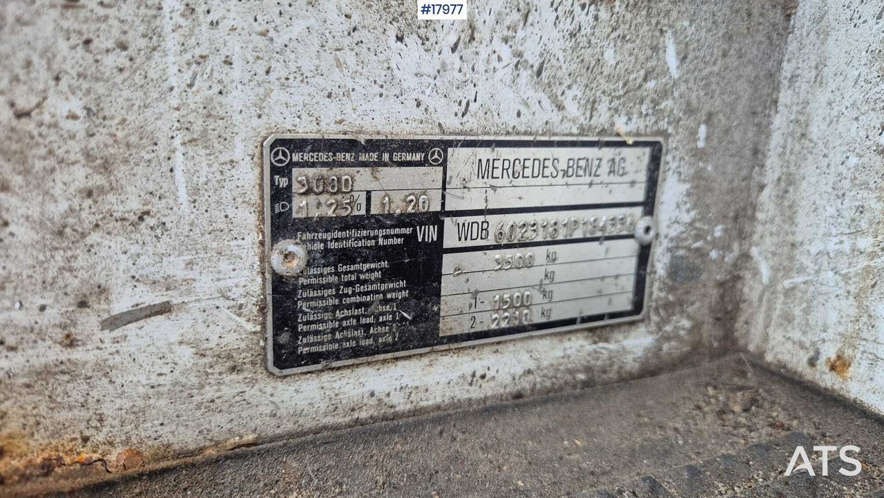 Podizna platforma montirana na kamion BRONTO SKYLIFT basket lift on Mercedes-Benz 308D chassis (1992): slika Podizna platforma montirana na kamion BRONTO SKYLIFT basket lift on Mercedes-Benz 308D chassis (1992)