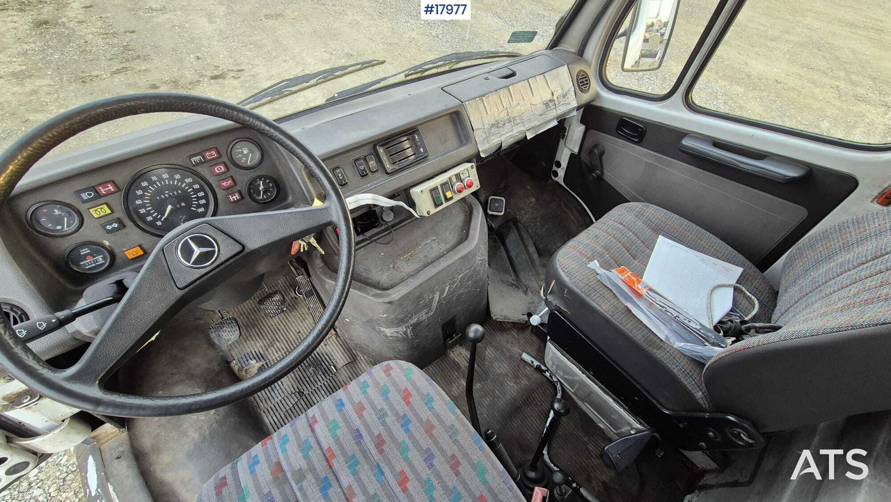 Podizna platforma montirana na kamion BRONTO SKYLIFT basket lift on Mercedes-Benz 308D chassis (1992): slika Podizna platforma montirana na kamion BRONTO SKYLIFT basket lift on Mercedes-Benz 308D chassis (1992)