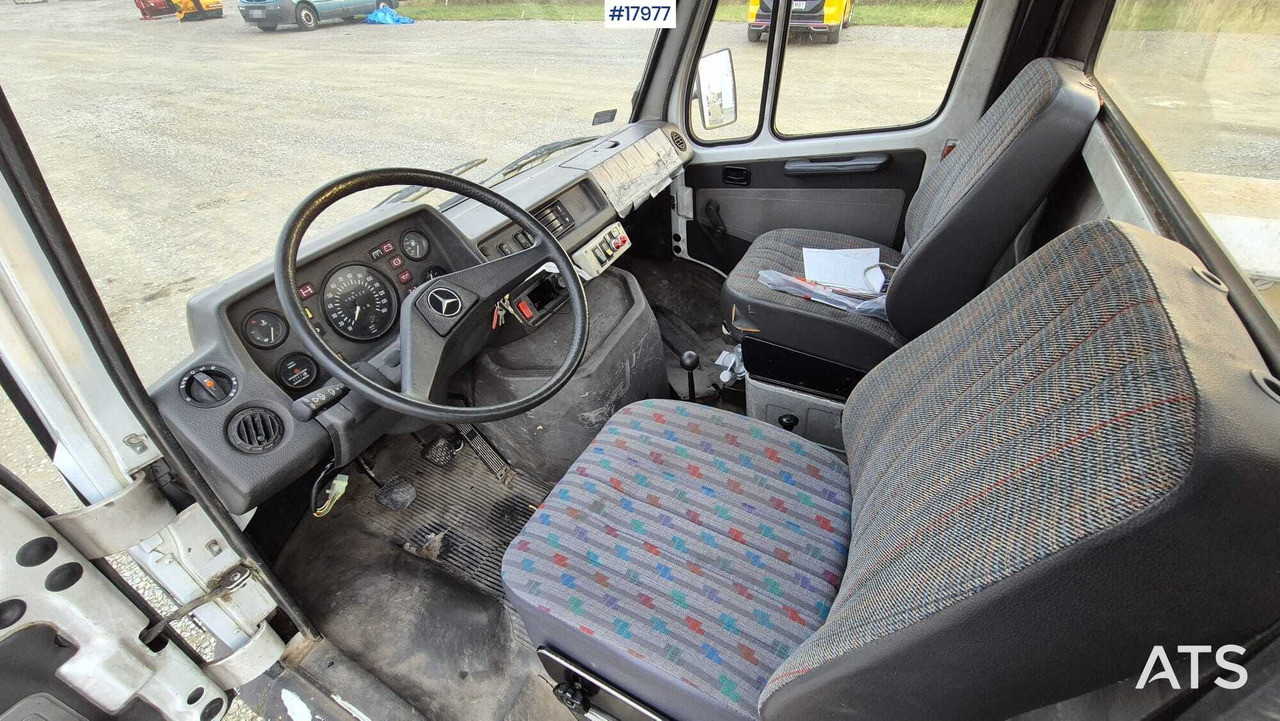 Podizna platforma montirana na kamion BRONTO SKYLIFT basket lift on Mercedes-Benz 308D chassis (1992): slika Podizna platforma montirana na kamion BRONTO SKYLIFT basket lift on Mercedes-Benz 308D chassis (1992)